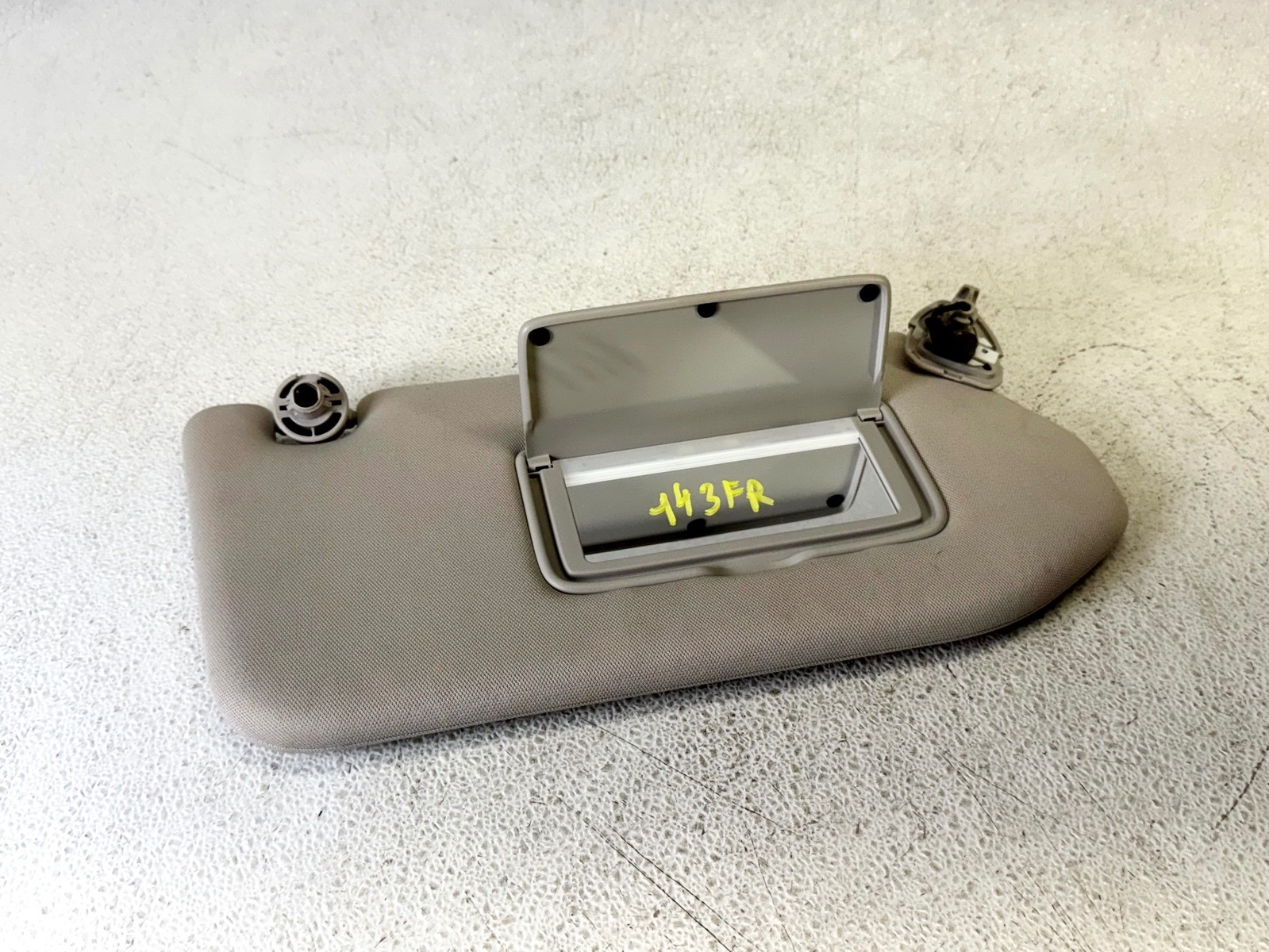13-20 NISSAN PATHFINDER FRONT RIGHT RH PASS SIDE SUN VISOR SHADE PANEL