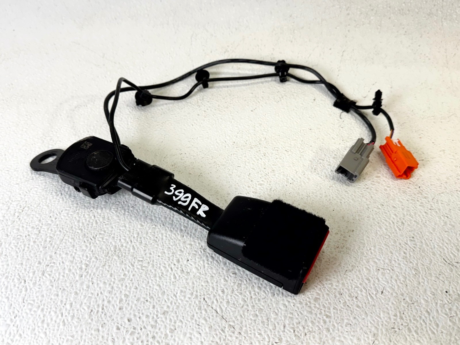 17-20 JAGUAR F-PACE FRONT RIGHT RH PASS SIDE SEAT BELT SEATBELT BUCKLE