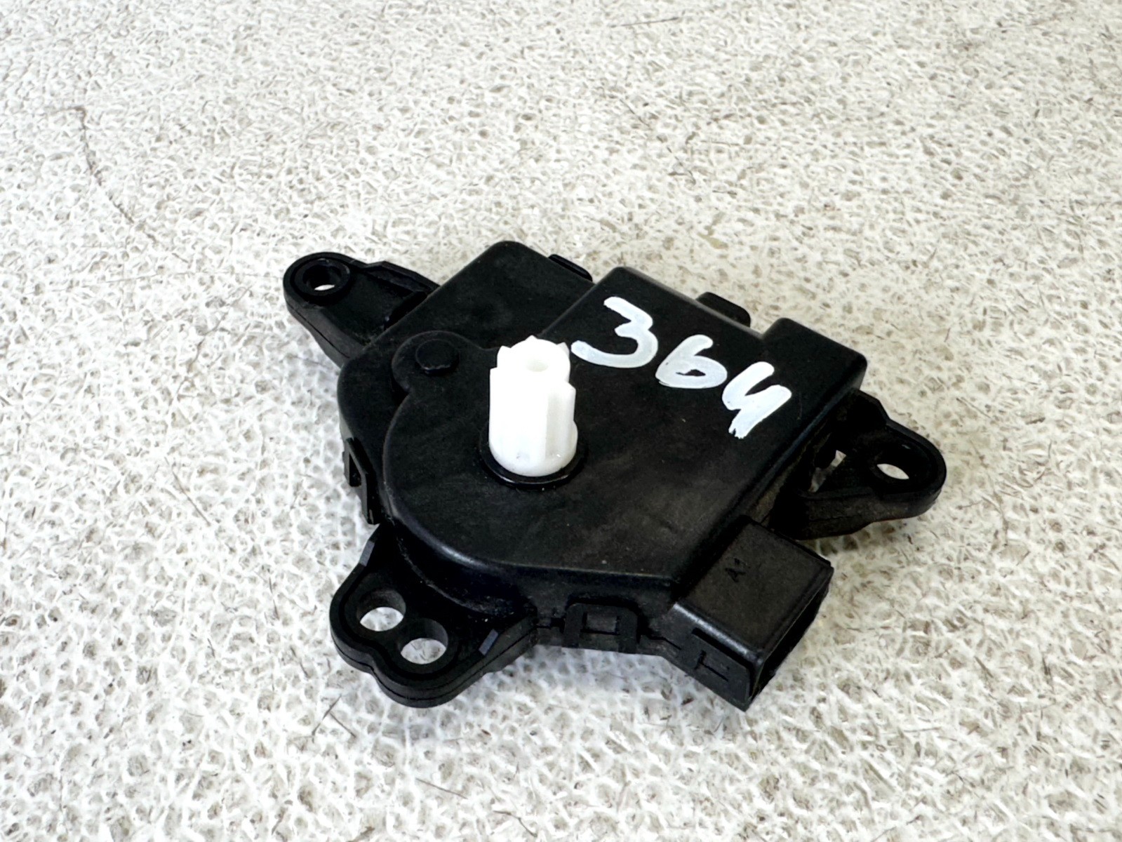16-20 KIA SORENTO HVAC A / C AIR MIX HEATER BLOWER FLAP DOOR ACTUATOR MOTOR