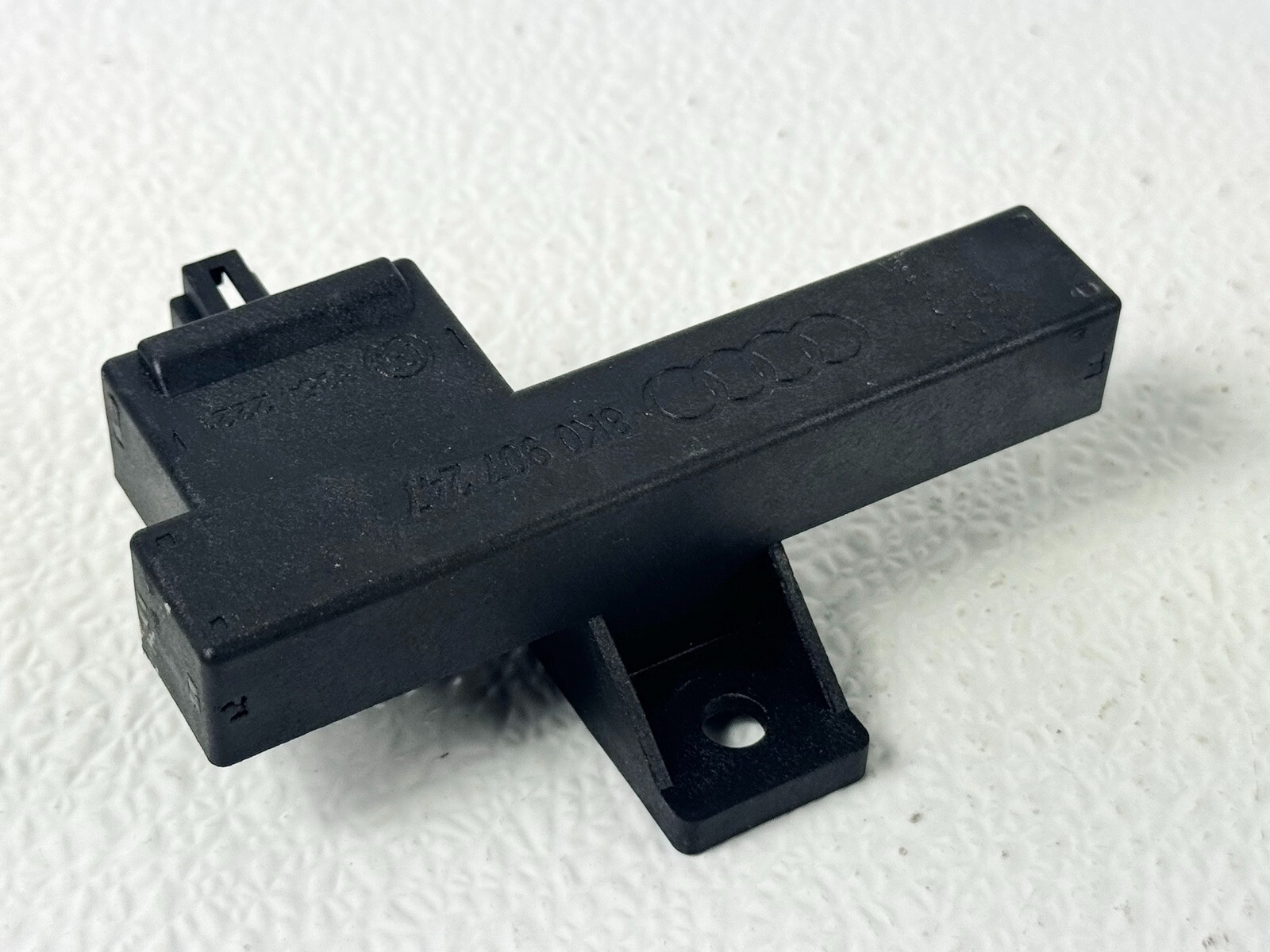 11-17 AUDI A5 A4 A6 A7 REAR KEYLESS ACCESS GO ENTRY ANTENNA CONTROL MODULE