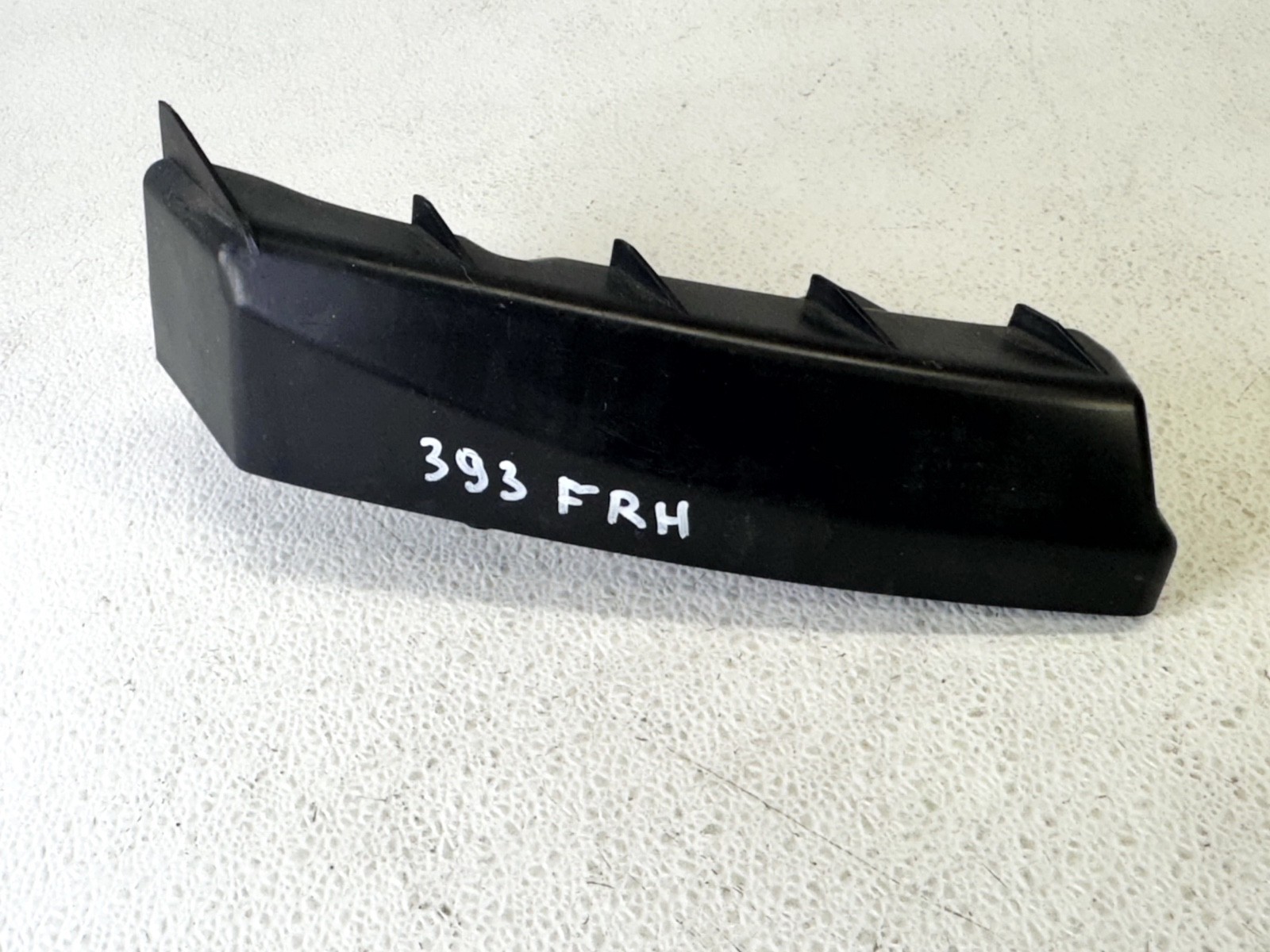 12-19 RANGE ROVER EVOQUE FRONT BUMPER RIGHT RH PASS SIDE SUPPORT BRACKET