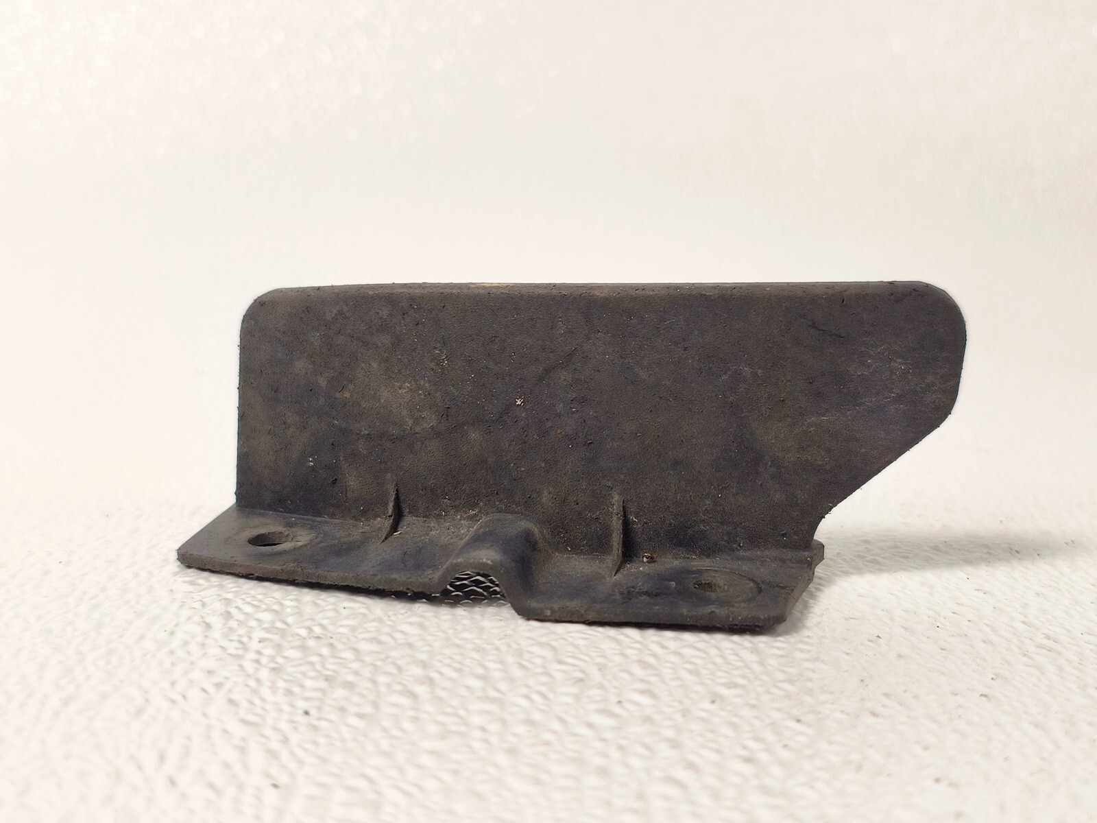 17-20 JAGUAR F-PACE XF REAR LEFT LH DRIVER SIDE BRACKET MOUNT HOLDER UNIT
