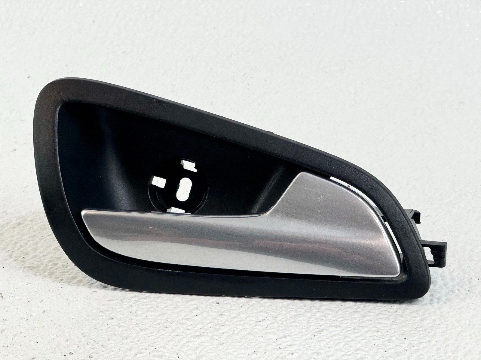 12-18 FORD FOCUS FRONT RIGHT RH PASS SIDE INTERIOR DOOR PULL HANDLE TRIM