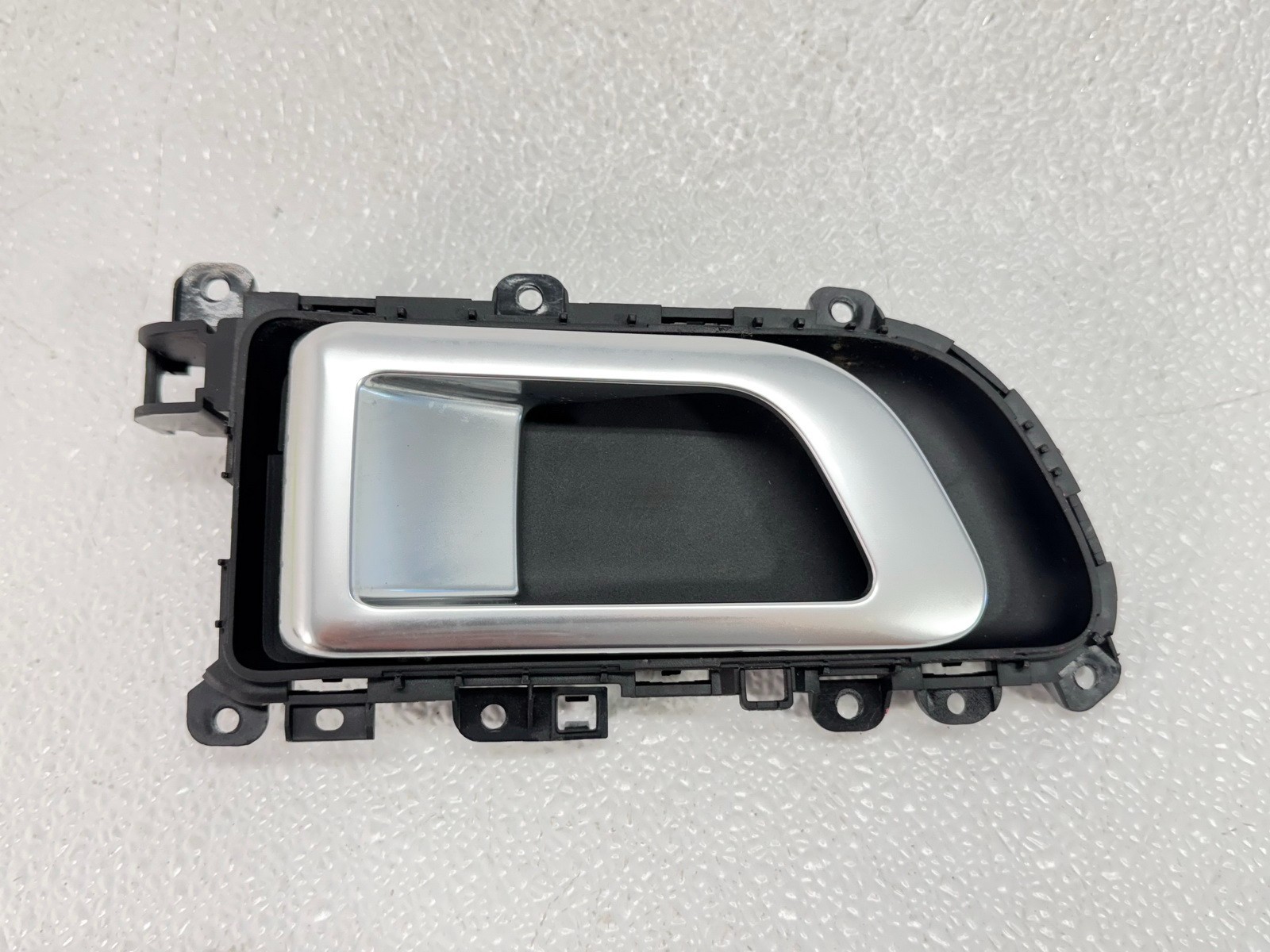 15-19 LAND ROVER DISCOVERY SPORT FRONT RIGHT PASS SIDE INTERIOR DOOR HANDLE