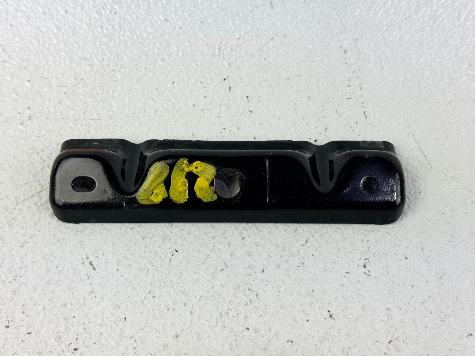 17-19 INFINITI QX30 BATTERY TRAY HOLD DOWN HOLDER BRACKET