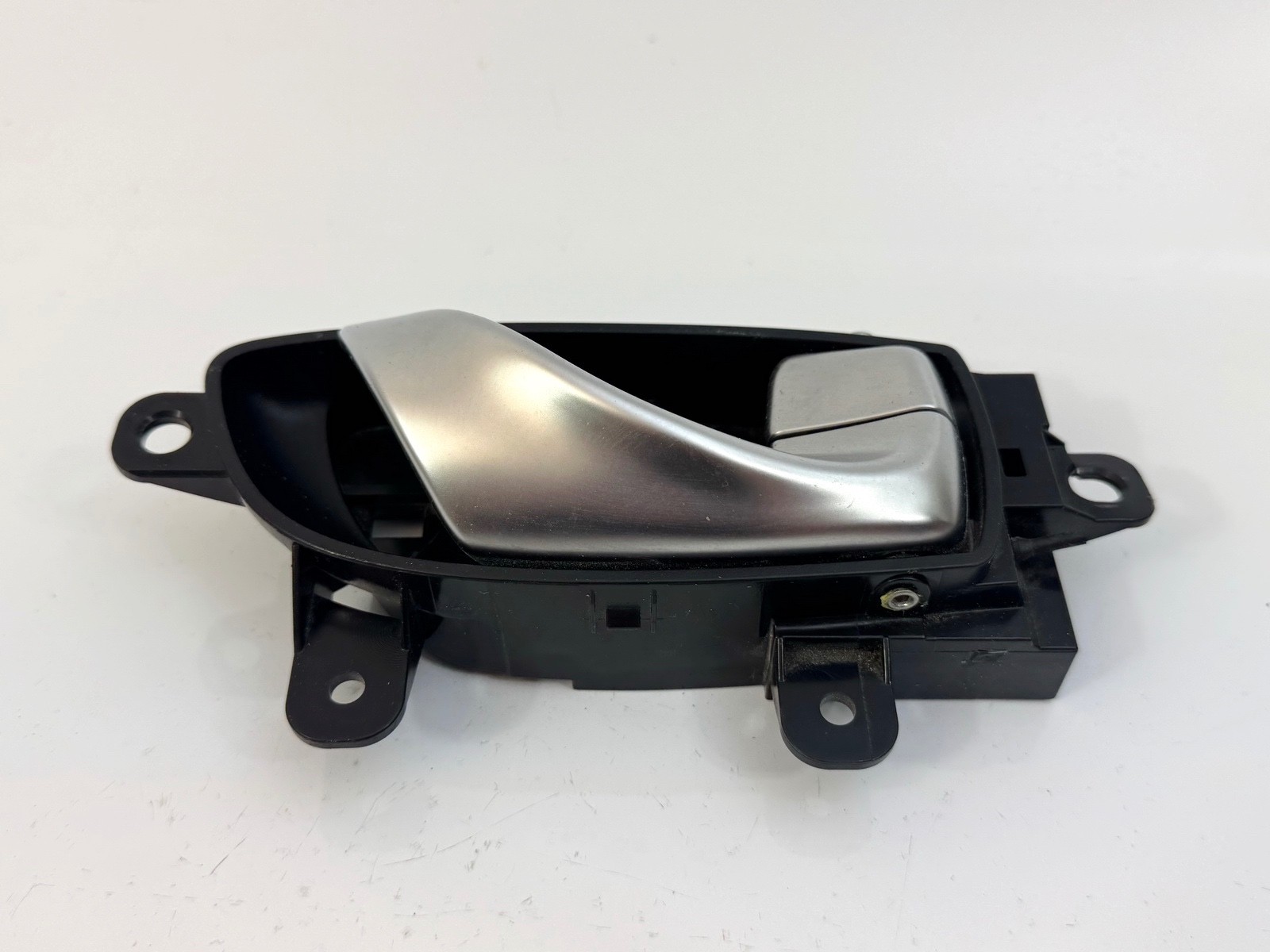 14-23 INFINITI Q50 FRONT RIGHT PASSENGER SIDE INTERIOR DOOR HANDLE BEZEL
