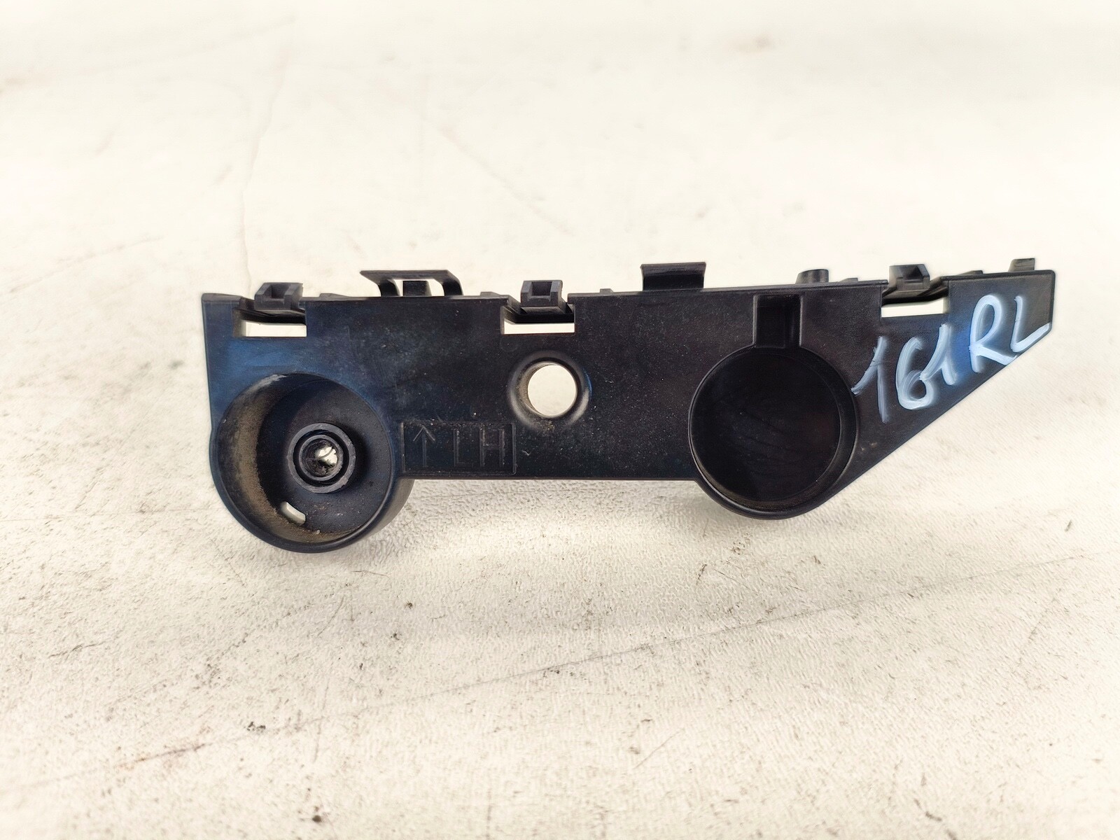 14-20 INFINITI Q50 REAR LEFT DRIVER SIDE BUMPER UPPER BRACKET TRIM PANEL