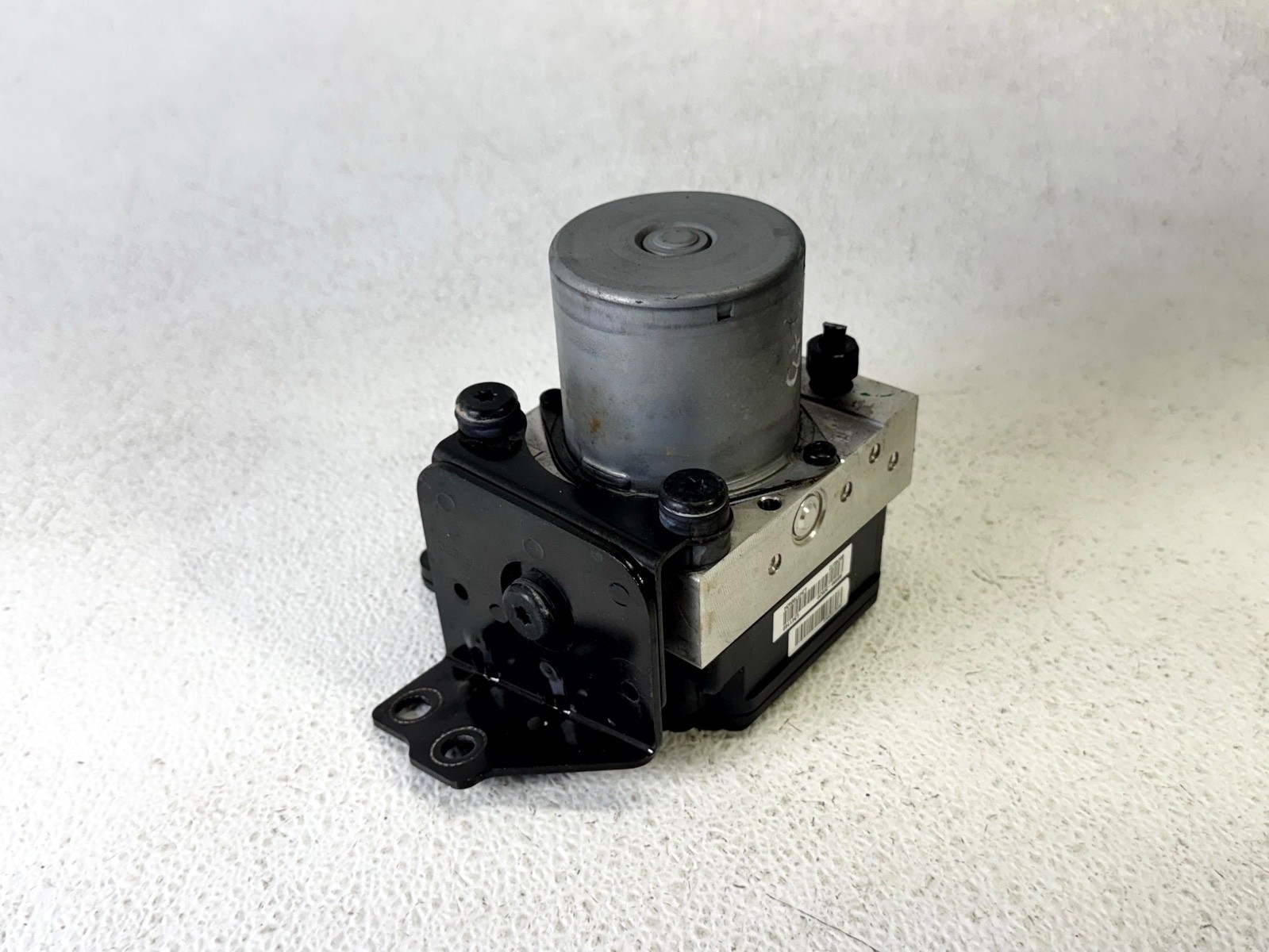 15-18 KIA SEDONA FWD 3.3L ABS ANTI-LOCK BRAKE PUMP MODULE W/ MOTOR