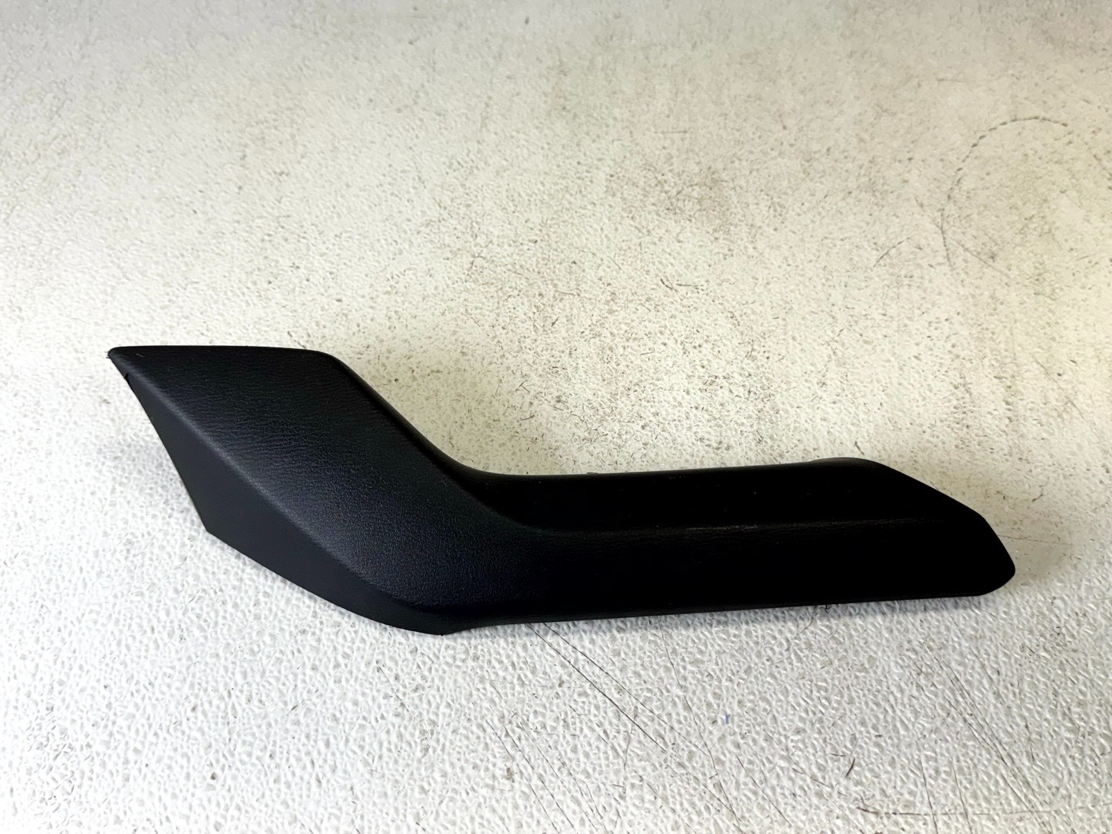 16-23 MAZDA CX-9 CX9 FRONT LEFT LH DRIVER SIDE DOOR PANEL HANDLE TRIM PANEL