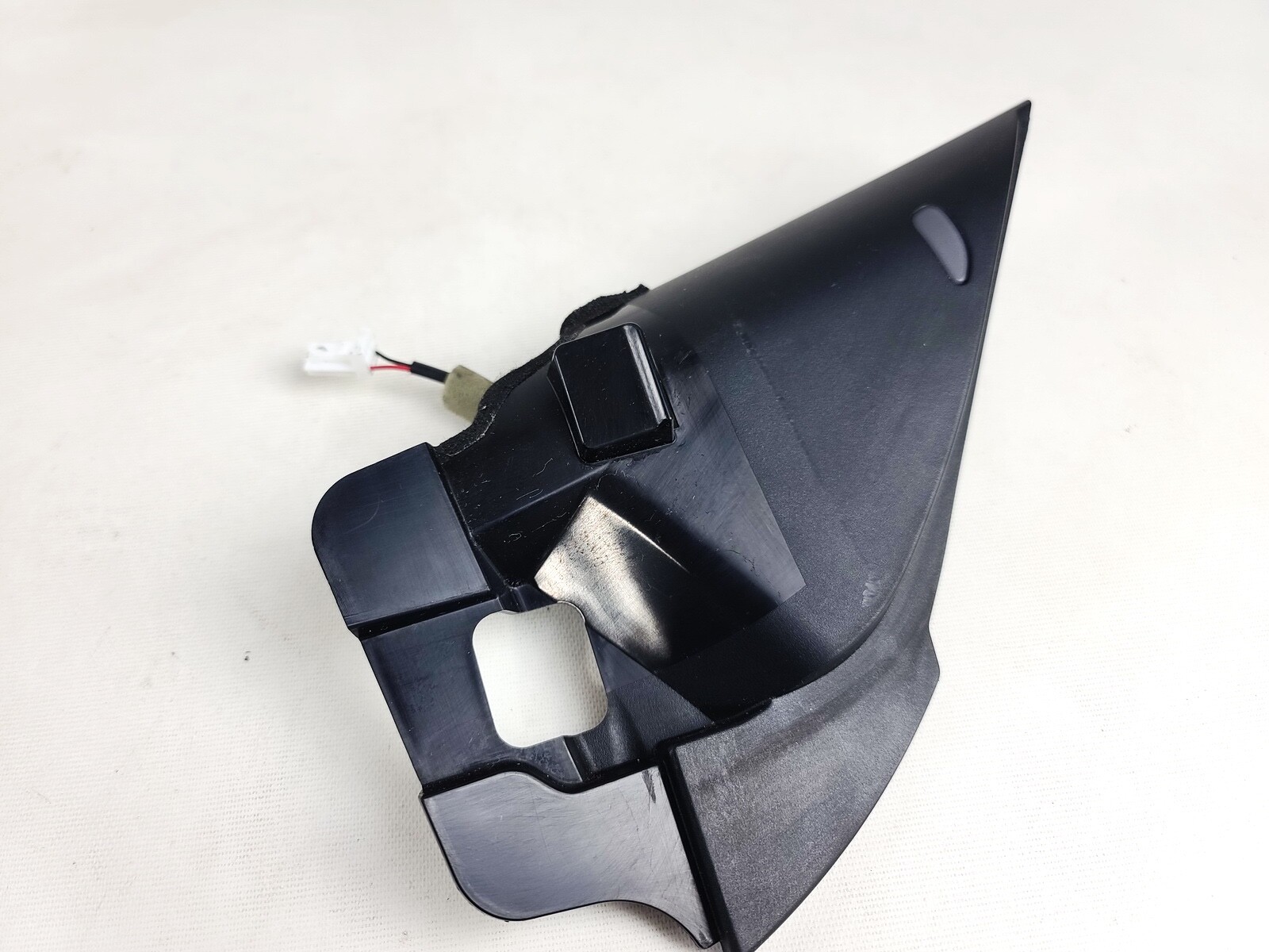 14-20 NISSAN ROGUE FRONT LEFT DRIVER SIDE INTERIOR MIRROR CORNER BEZEL COVER