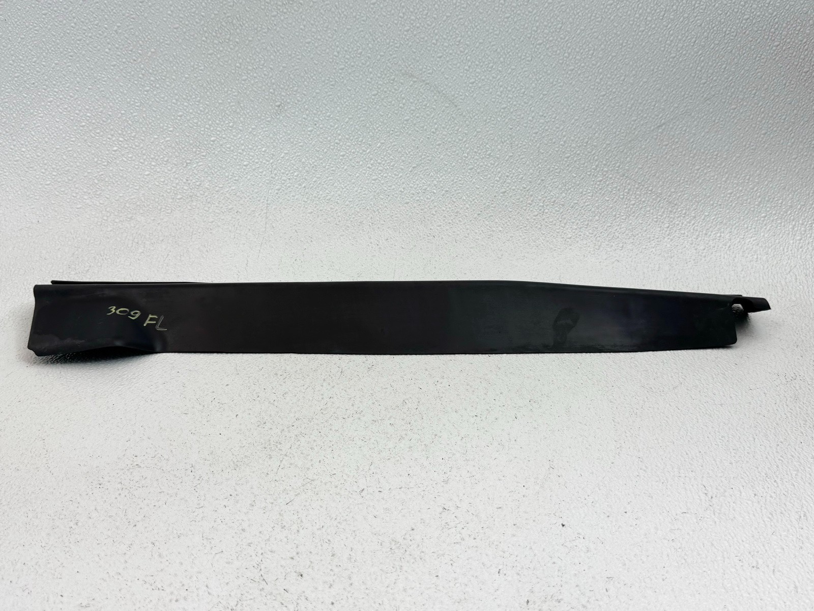 16-23 MAZDA CX-9 CX9 FRONT LEFT LH DRIVER SIDE HOOD FENDEER SEAL COVER