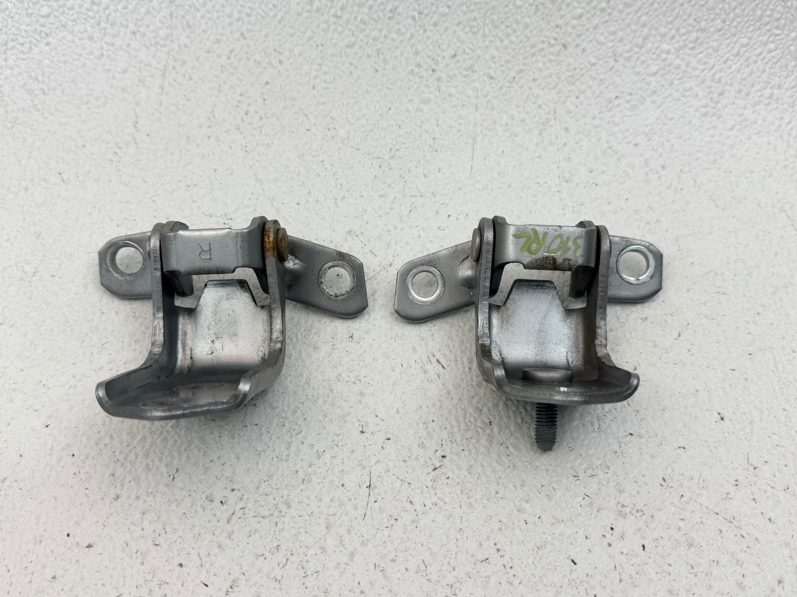 07-15 MAZDA CX-9 CX9 REAR LEFT LH DRIVER SIDE DOOR UPPER & LOWER HINGE SET