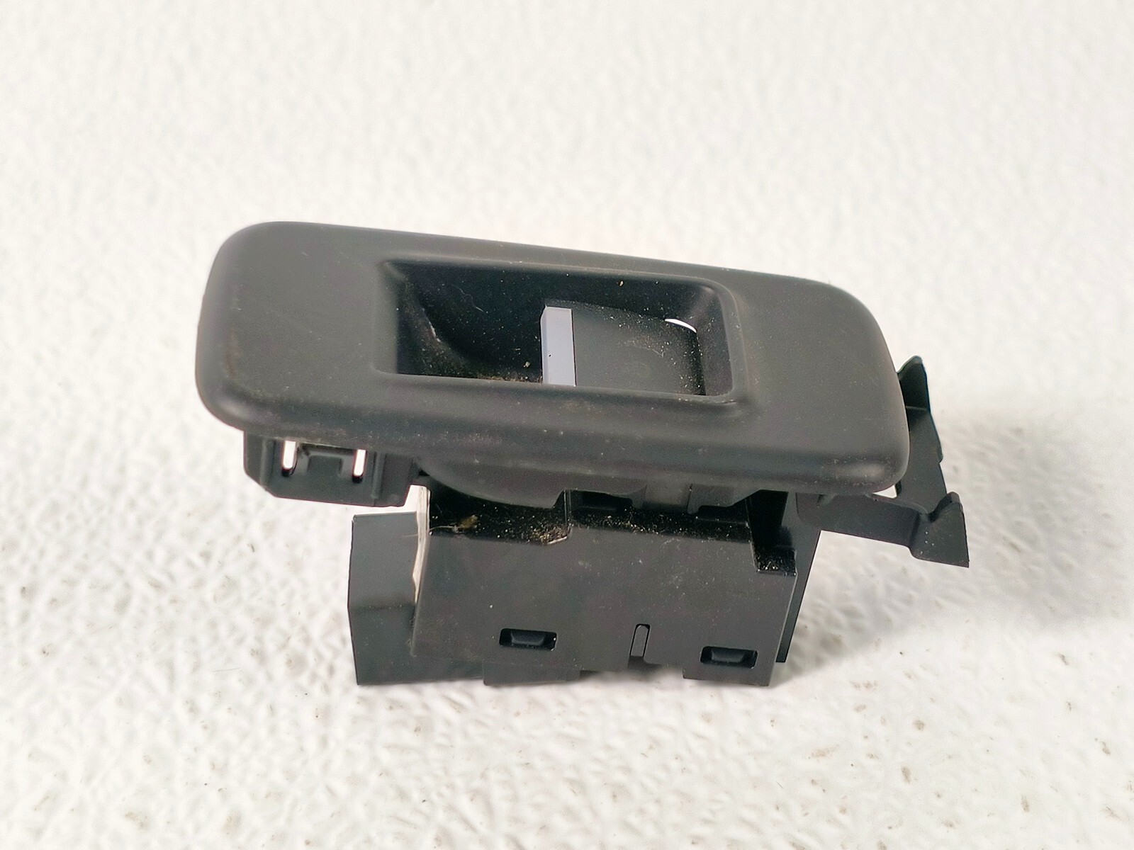 17-20 JAGUAR XE REAR RIGHT RH SIDE DOOR WINDOW SWITCH W/ BEZEL COVER