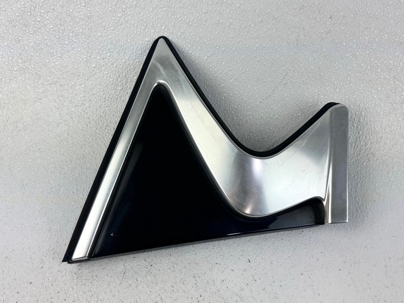 17-19 INFINITI QX30 REAR LEFT DRIVER SIDE FENDER CORNER QUARTER PANEL TRIM