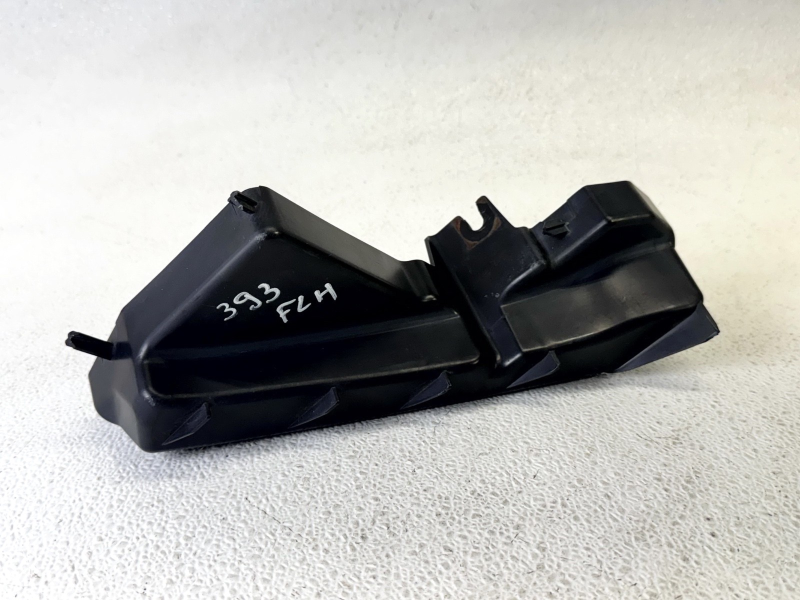 12-19 RANGE ROVER EVOQUE FRONT BUMPER LEFT LH DRIVER SIDE SUPPORT BRACKET
