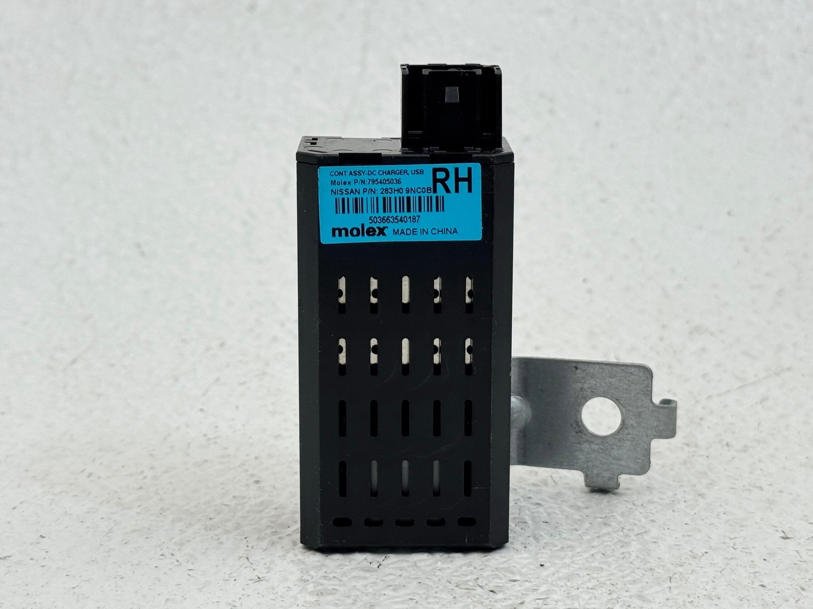 16-20 INFINITI QX60 RIGHT SIDE USB DC CHARGER PORT MEDIA HUB MODULE UNIT