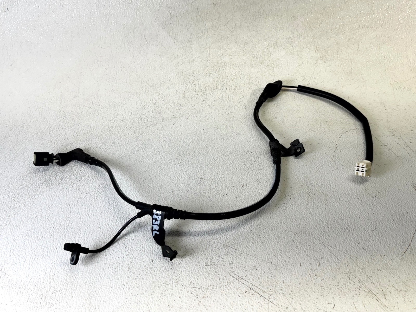 19-25 MAZDA 3 REAR LEFT LH DRIVER SIDE CONNECTOR WIRE WIRING 2 PIN PLUG
