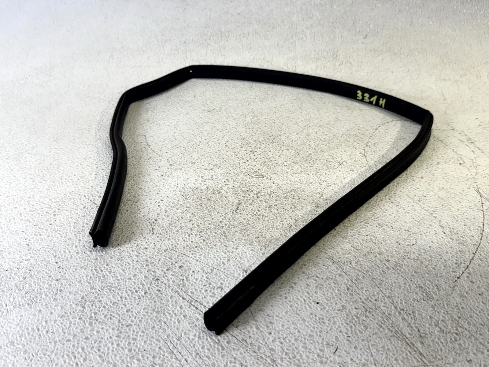 07-15 MAZDA CX-9 CX9 FRONT HOOD BONNET WEATHERSTRIP SEAL