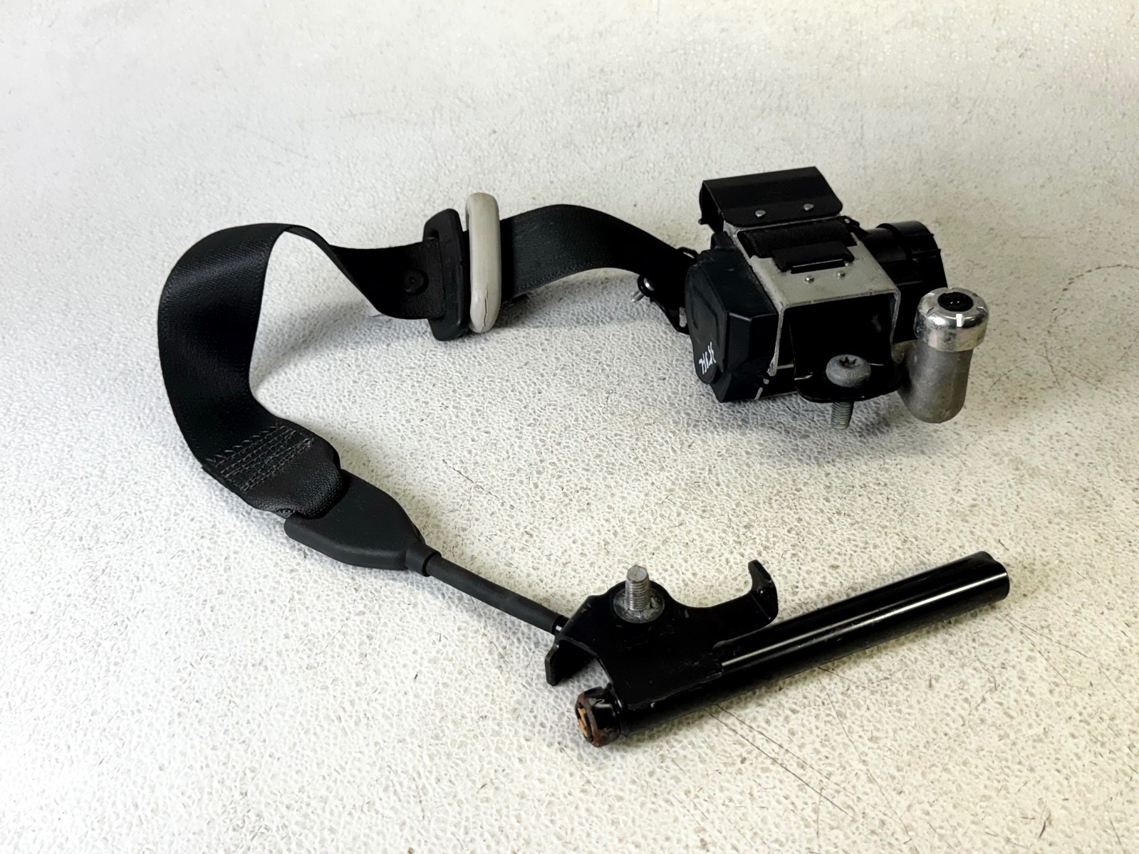 13-16 FORD FUSION FRONT LEFT LH DRIVER SIDE SEAT BELT SEATBELT RETRACTOR