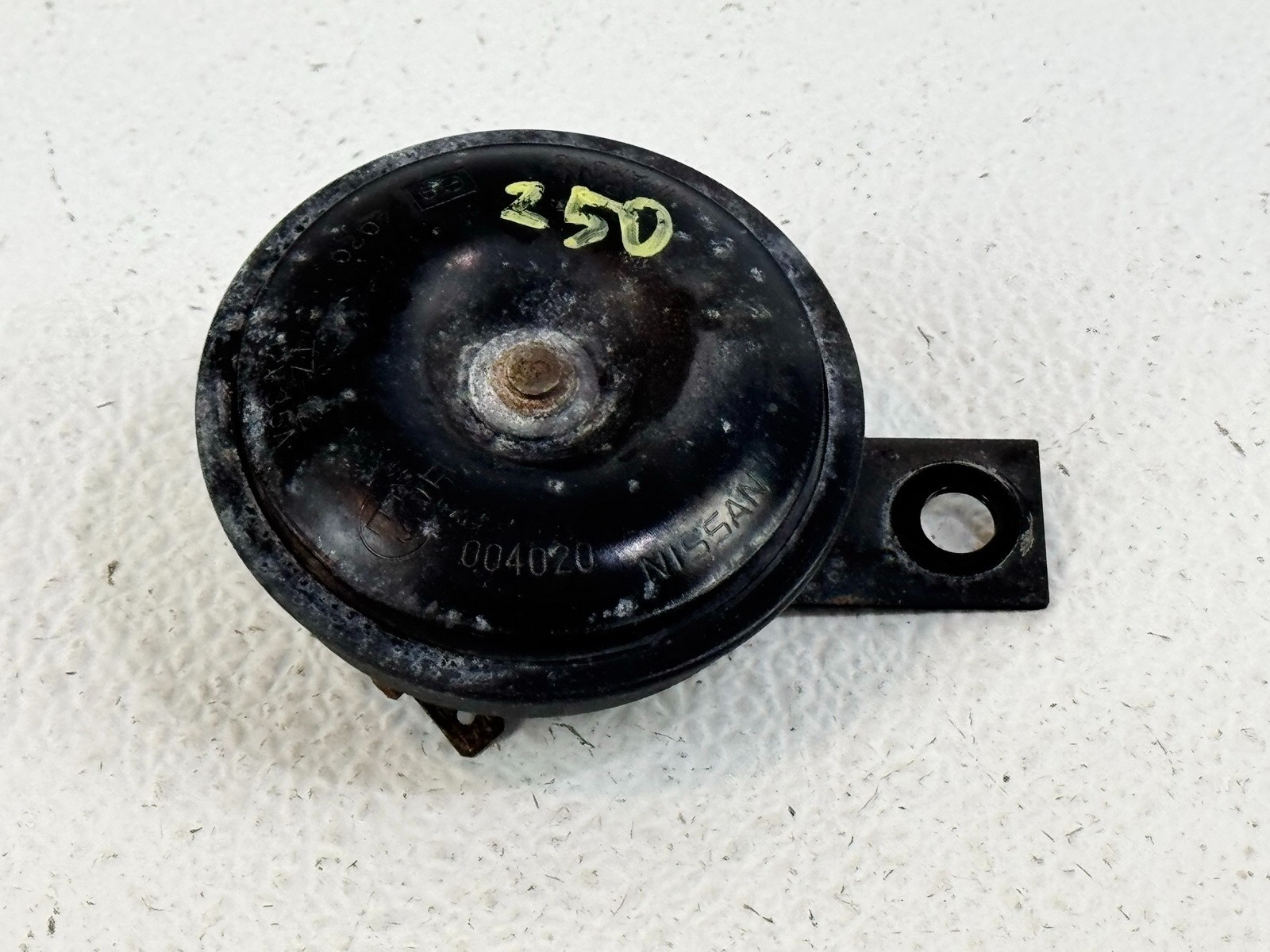 15-19 NISSAN JUKE ANTI THEFT HIGH HORN PITCH SIGNAL ALARM W/BRACKET