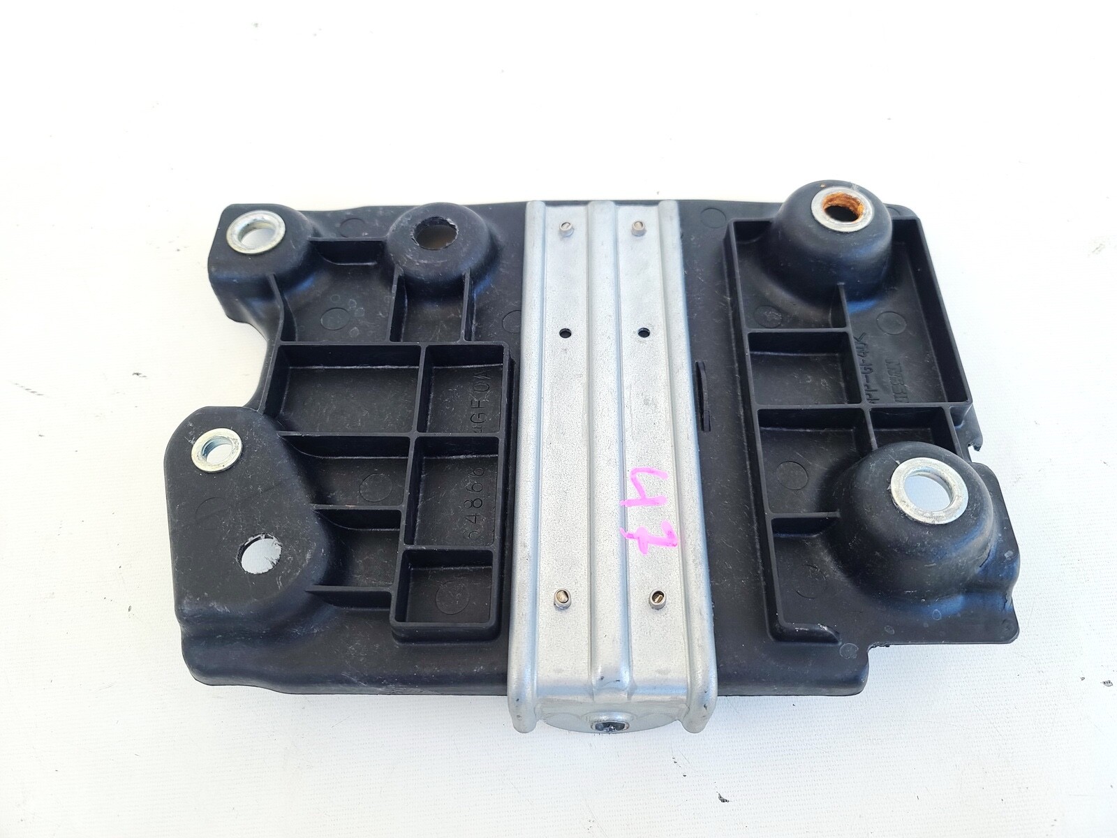14-23 INFINITI Q60 Q50 ENGINE MOTOR FRONT BATTERY TRAY MOUNT SUPPORT HOLDER