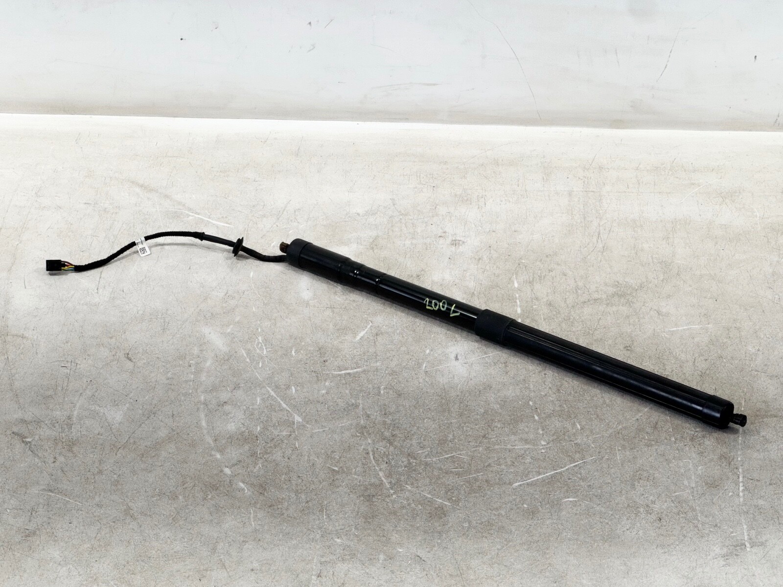 12-19 RANGE ROVER EVOQUE REAR LEFT TRUNK GAS STRUT SUPPORT LIFTER CYLINDER