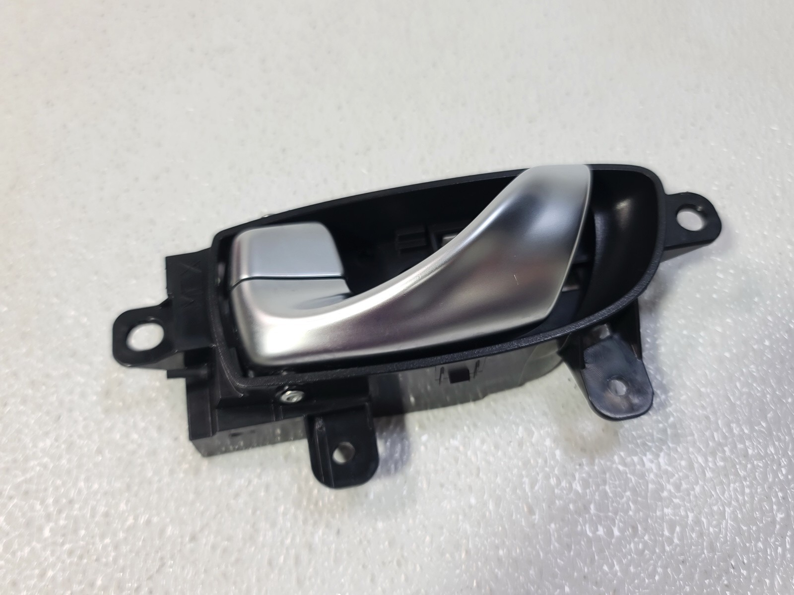 13-20 INFINITI JX35 QX60 FRONT LEFT DRIVER SIDE DOOR PANEL INTERIOR HANDLE