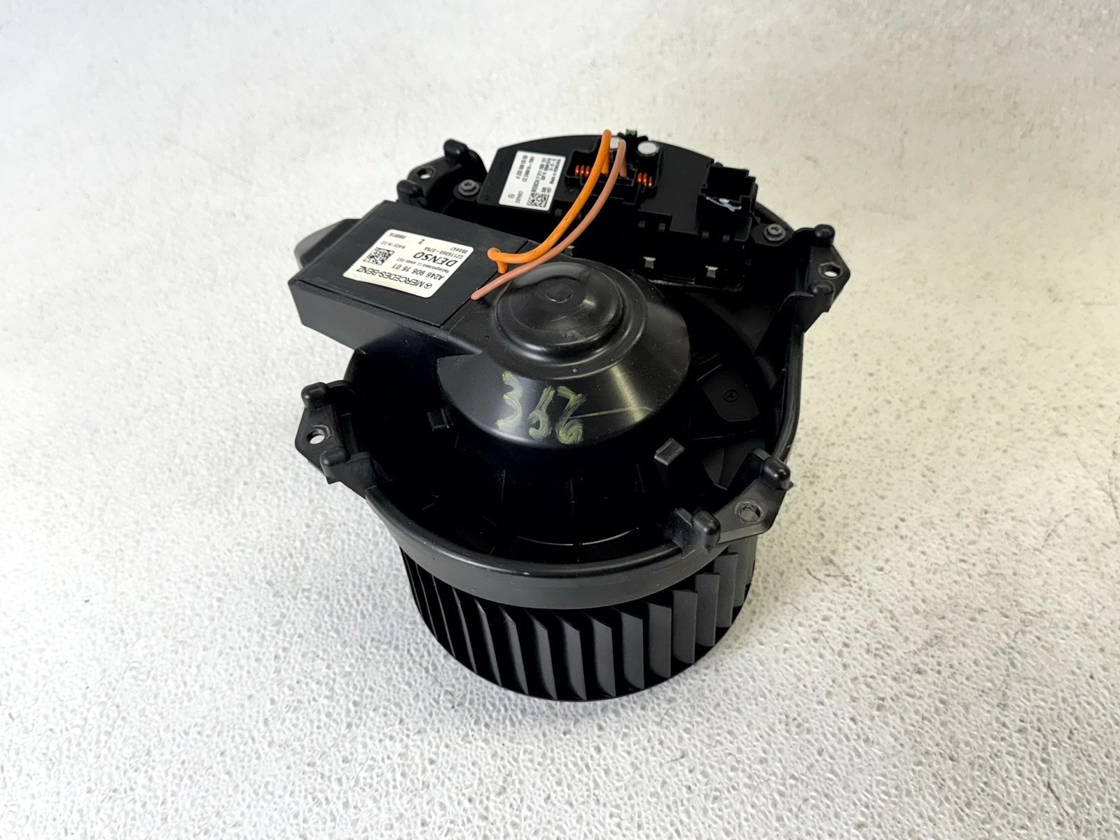 17-19 INFINITI QX30 FRONT HEATER BLOWER MOTOR FAN WHEEL & RESISTOR MODULE