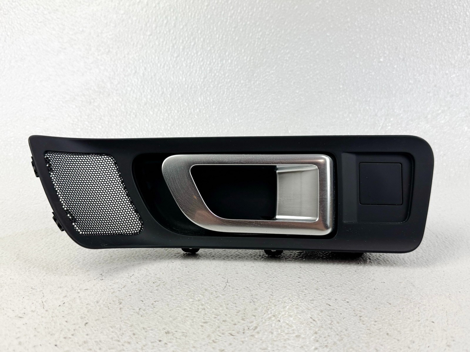 15-19 LAND ROVER DISCOVERY SPORT FRONT RIGHT SIDE INTERIOR DOOR HANDLE TRIM