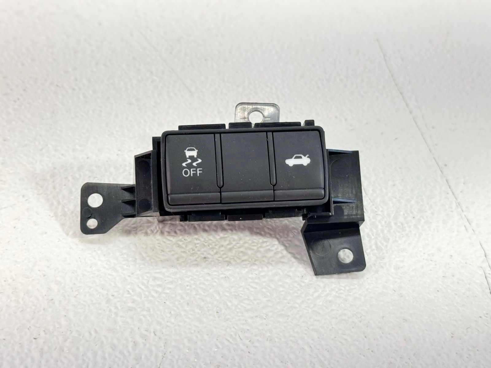 16-23 INFINITI Q50 LEFT SIDE DASHBOARD TRACTION & TRUNK CONTROL SWITCH PANEL