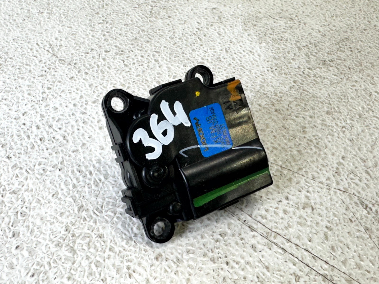 13-18 KIA SORENTO HVAC A / C HEATER FLAP BLOWER MOTOR ACTUATOR