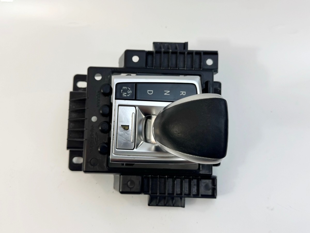 17-19 INFINITI QX30 AUTOMATIC TRANSMISSION GEAR SHIFTER LEVER SELECTOR