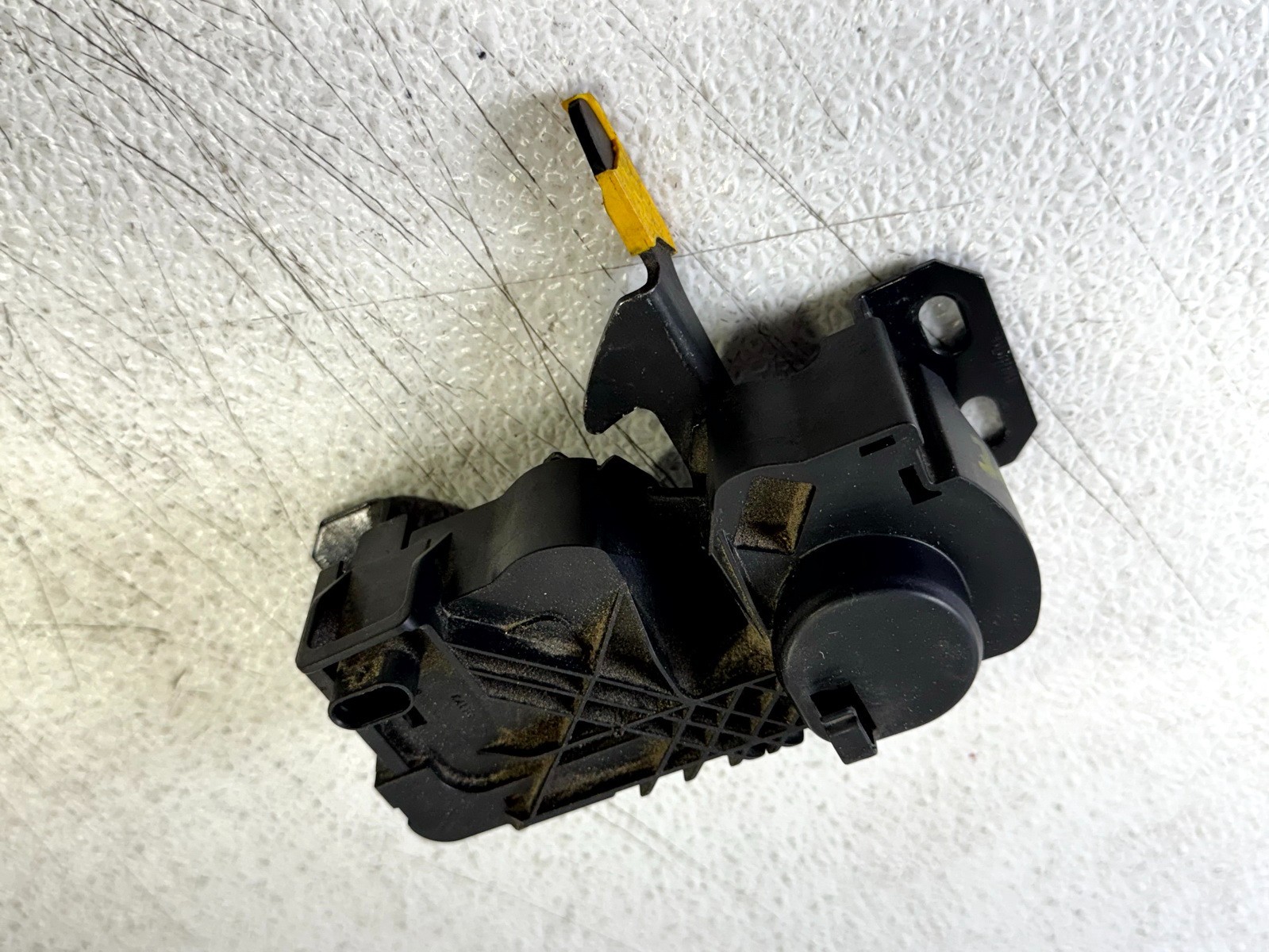 17-19 INFINITI QX30 FRONT HOOD BONNET LIMIT SWITCH LOCK