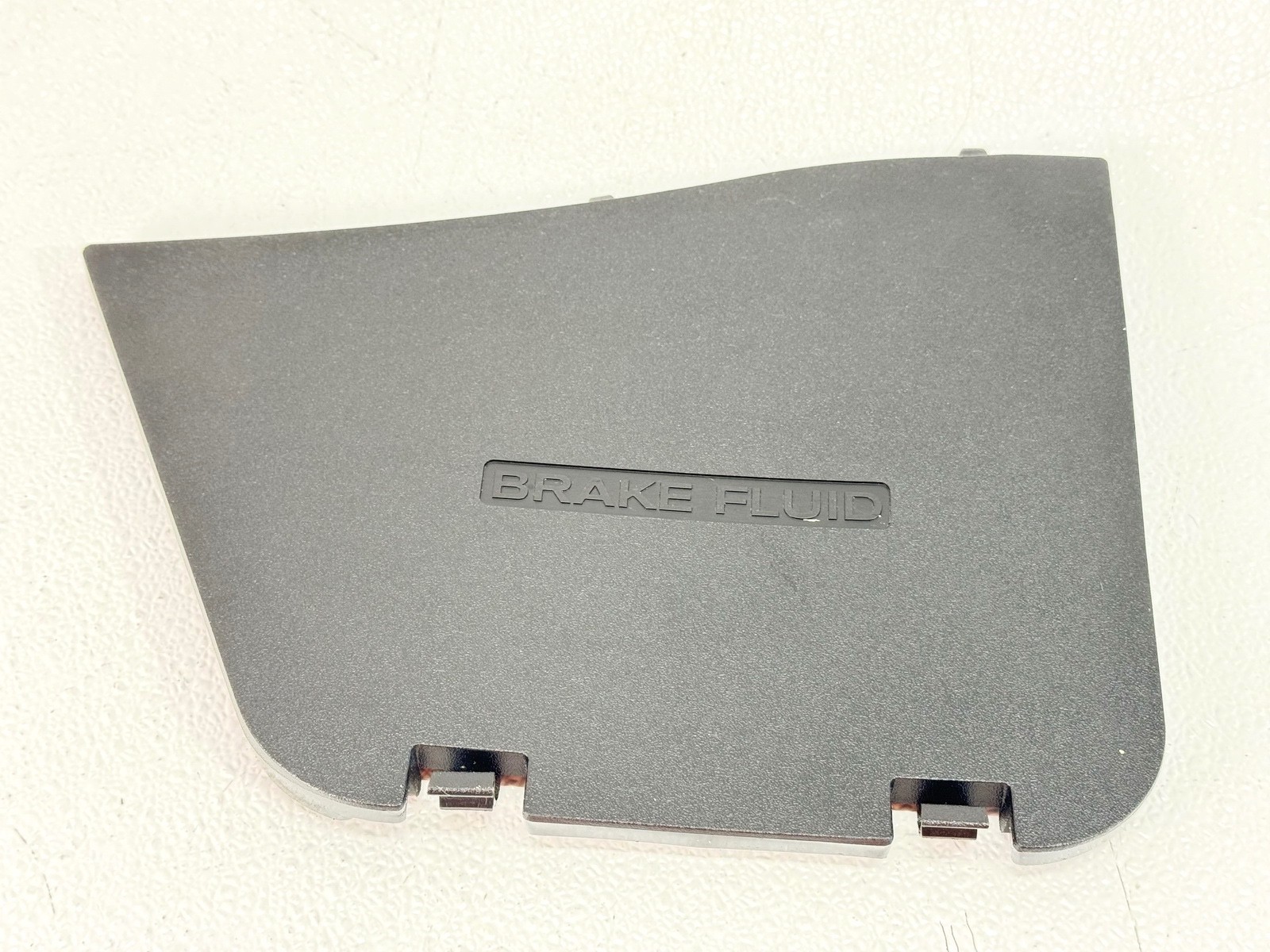14-22 INFINITI Q50 LEFT LH DRIVER SIDE BRAKE FLUID RESERVOIR LID COVER TRIM