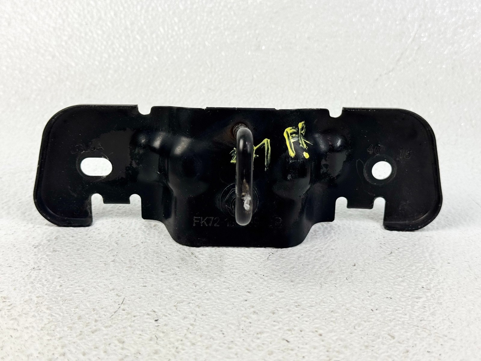 15-19 LAND ROVER DISCOVERY SPORT FRONT RIGHT RH SIDE HOOD LATCH LOCK BRACKET