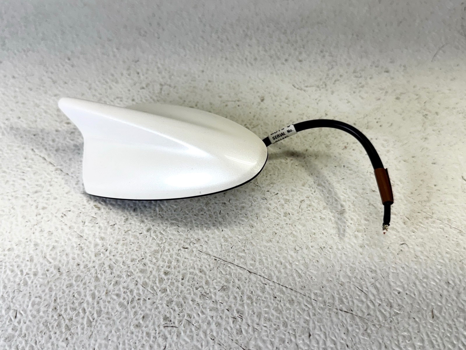 19-25 MAZDA 3 CX-30 REAR CENTER ROOF SHARK FIN ANTENNA W/ COVER