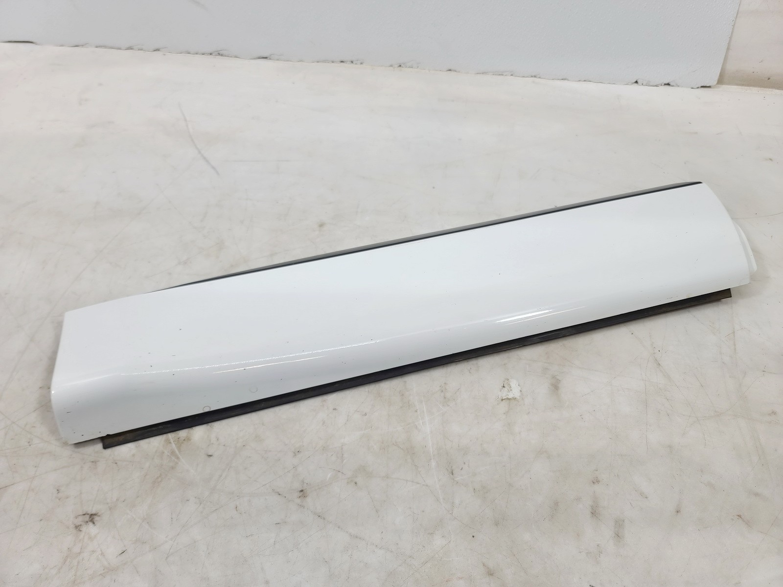 17-20 JAGUAR F-PACE REAR RIGHT RH PASS SIDE DOOR LOWER MOLDING COVER PANEL