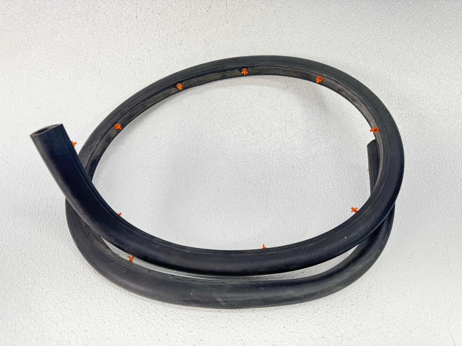 12-19 RANGE ROVER EVOQUE FRONT HOOD BONNET WEATHERSTRIP RUBBER SEAL COVER