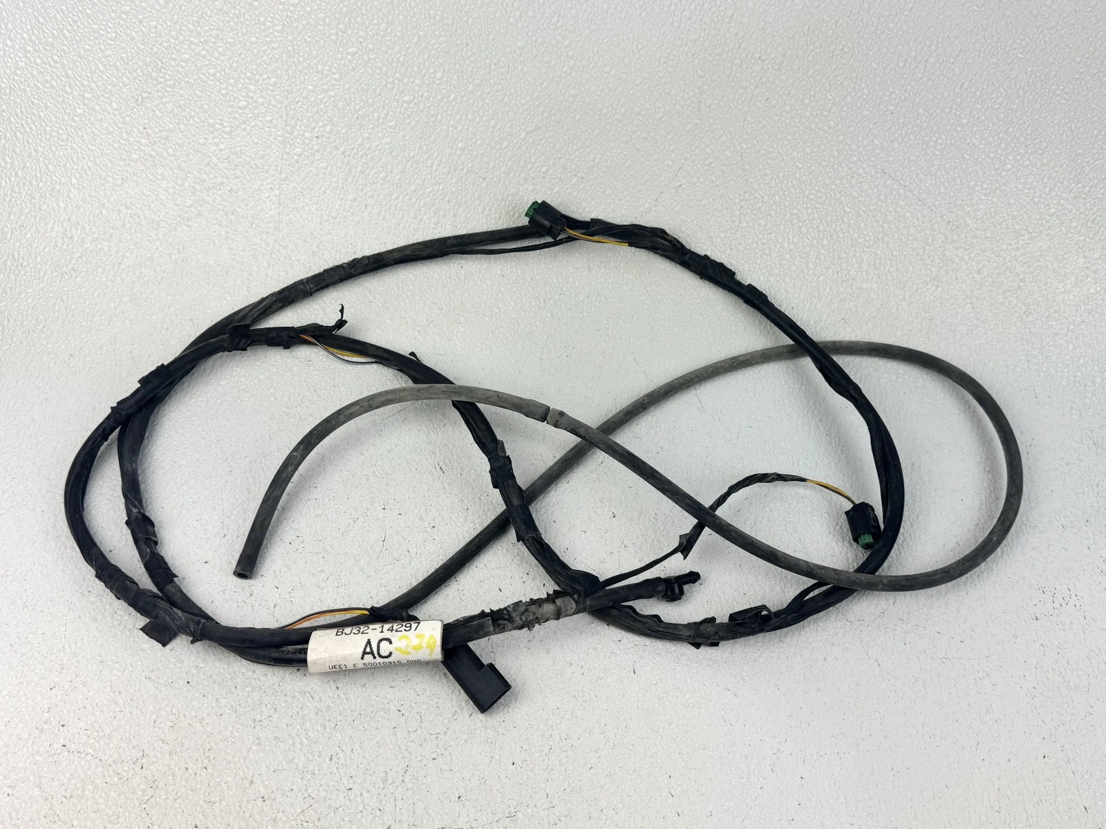 12-17 RANGE ROVER EVOQUE WINDSHIELD WASHER WIPER NOZZLE HOSE