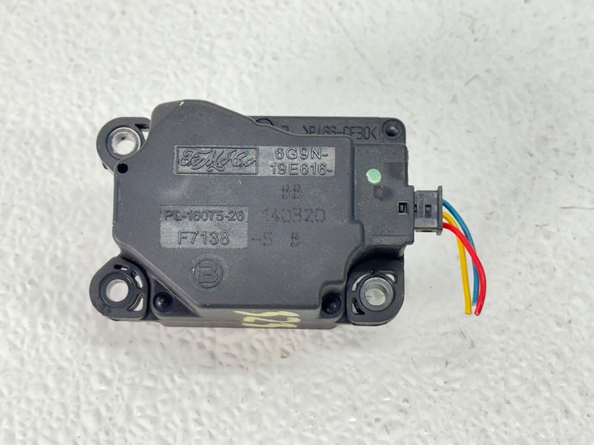 12-15 RANGE ROVER EVOQUE HVAC A/C AIR CONDITIONING HEATING FLAP SERVO MOTOR