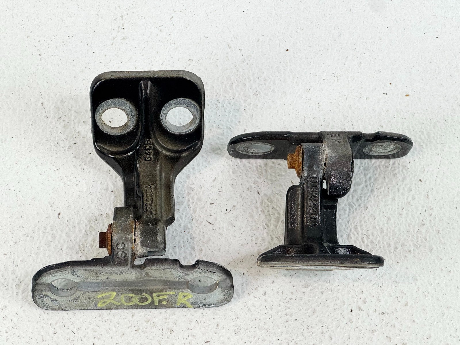 12-23 RANGE ROVER EVOQUE FRONT RIGHT RH SIDE DOOR UPPER & LOWER HINGE PAIR