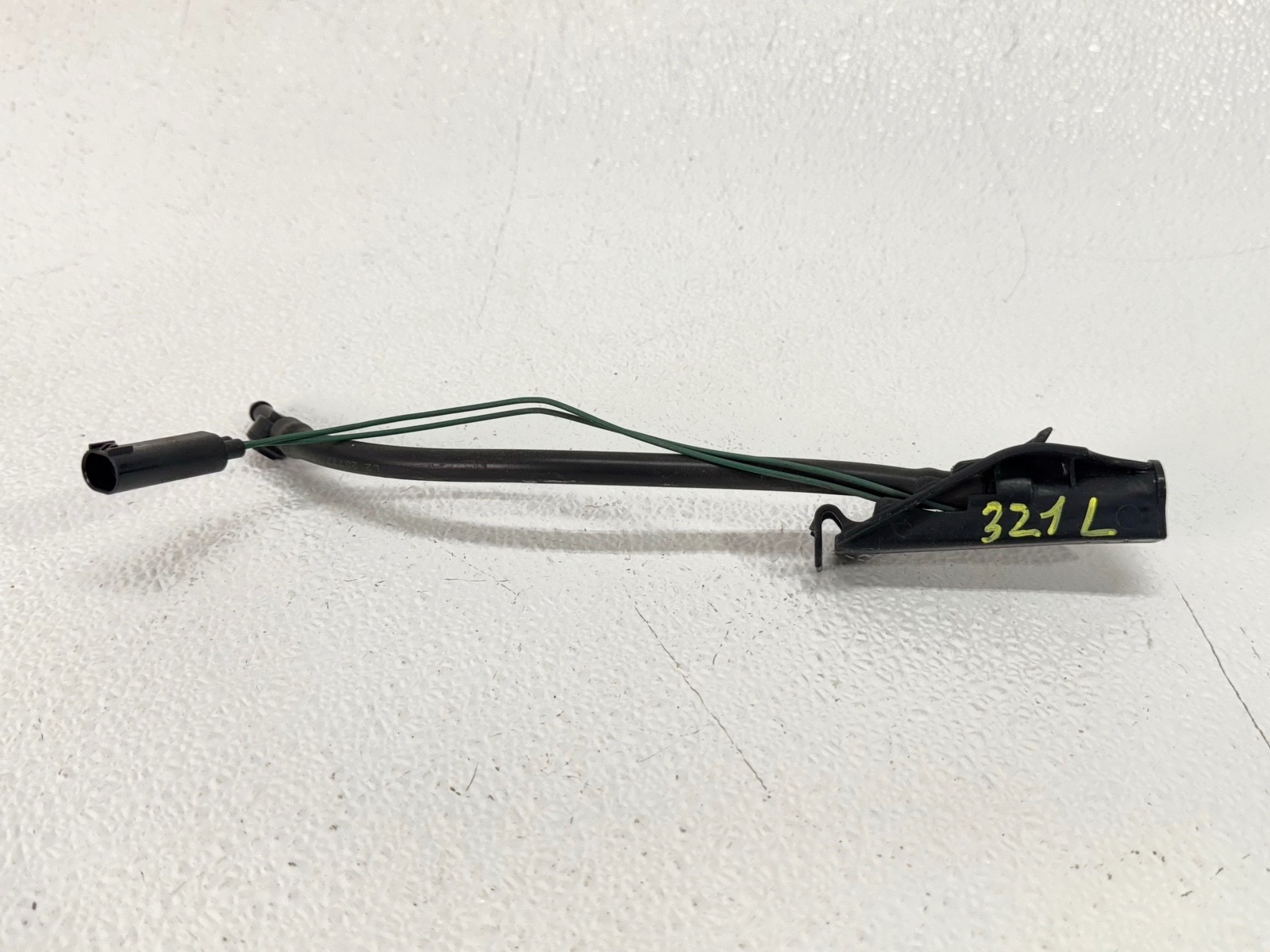 12-17 RANGE ROVER EVOQUE LEFT LH SIDE WINDSHIELD WASHER WIPER NOZZLE