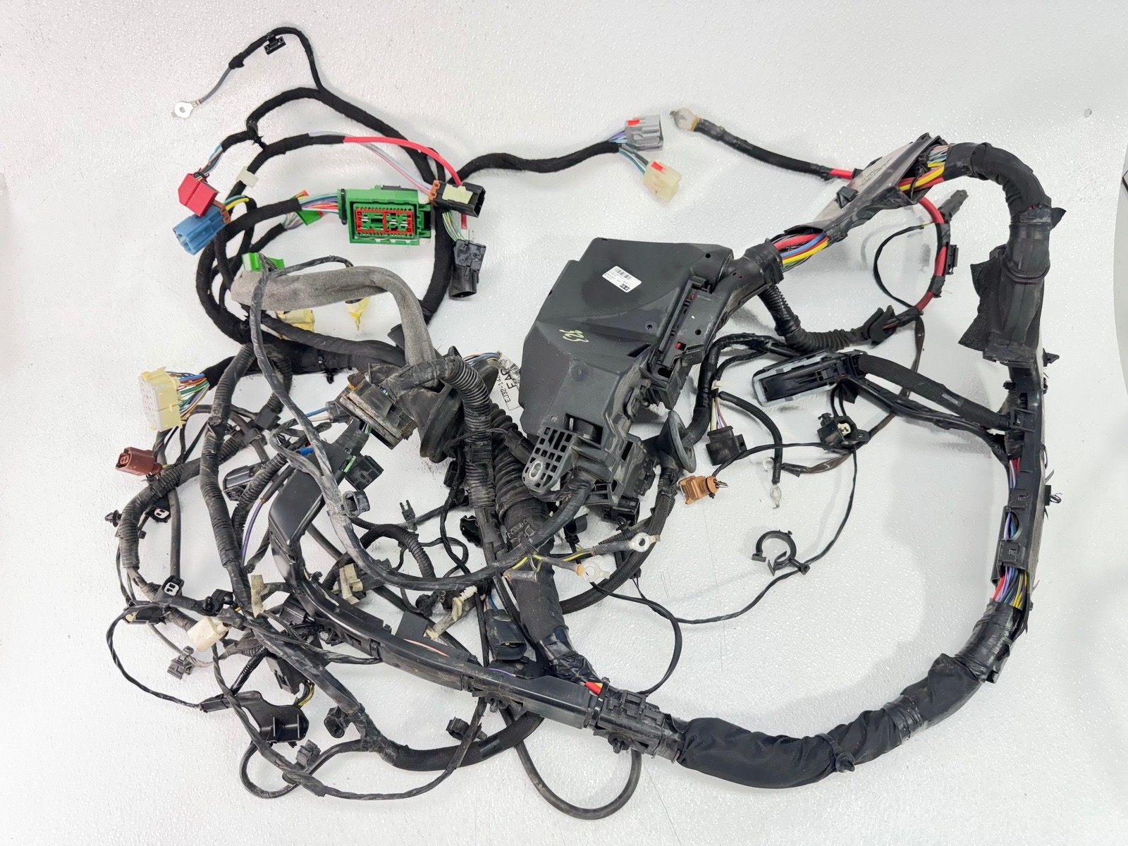 14-15 RANGE ROVER EVOQUE ENGINE BAY FUSE BOX W/ WIRE WIRING HARNESS
