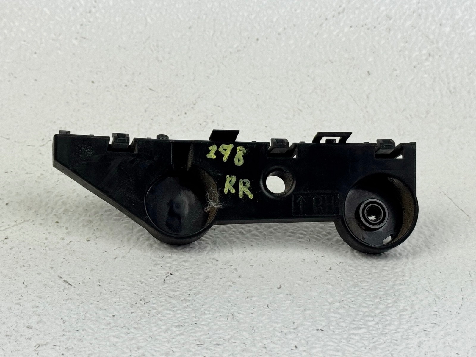 14-20 INFINITI Q50 REAR RIGHT RH PASS SIDE BUMPER UPPER BRACKET TRIM PANEL