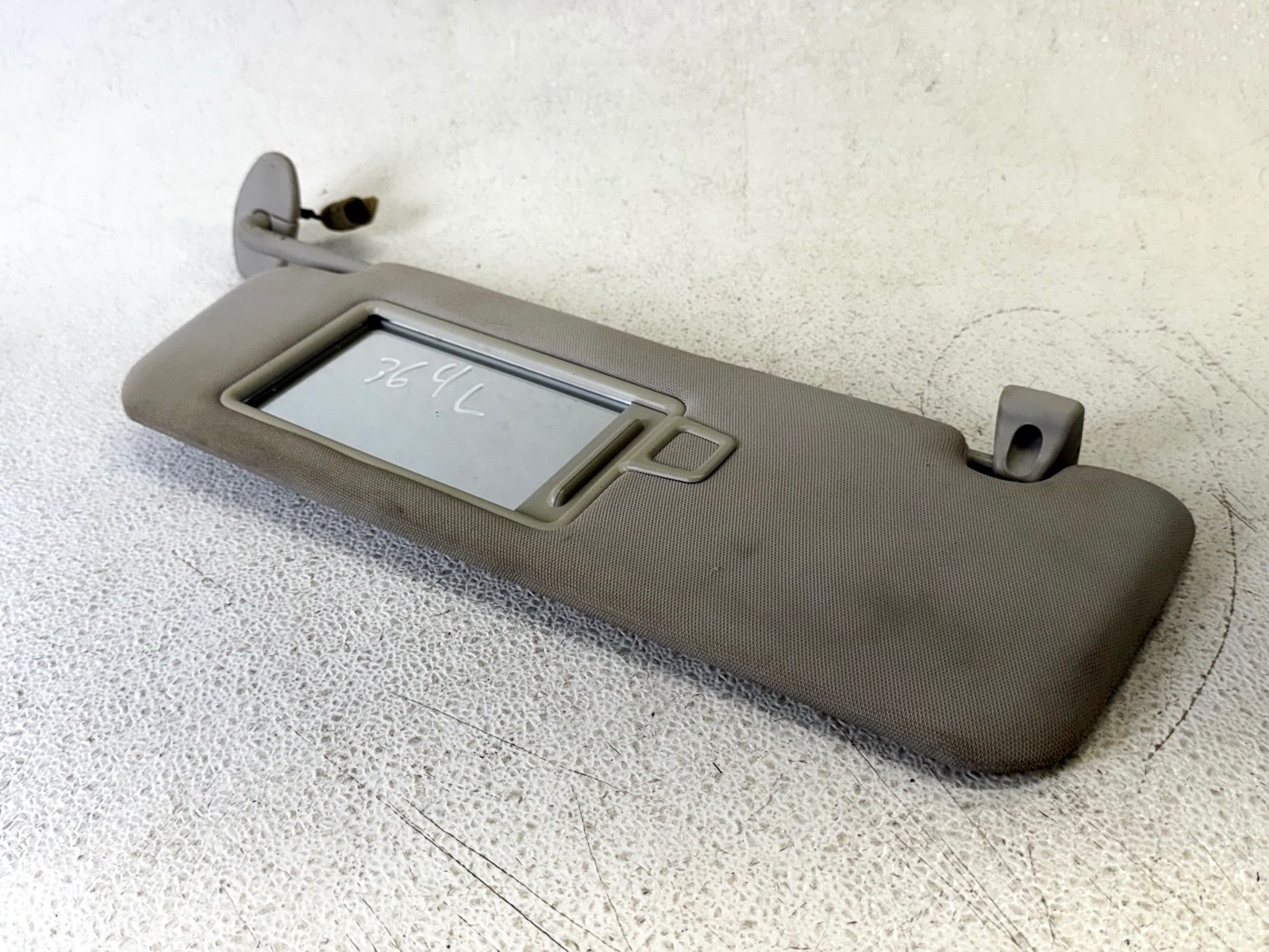 16-20 KIA SORENTO LEFT DRIVER LH SIDE SUN VISOR SUNVISOR SHADE TRIM COVER