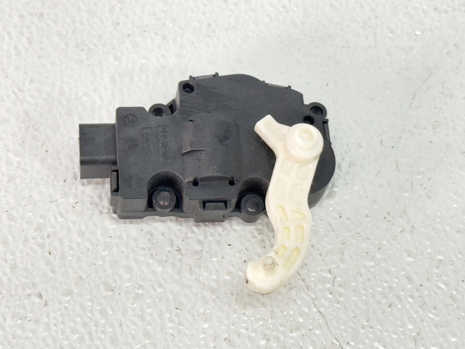 17-20 JAGUAR F-PACE A / C HVAC HEATER FLAP SERVO CONTROL MOTOR ACTUATOR