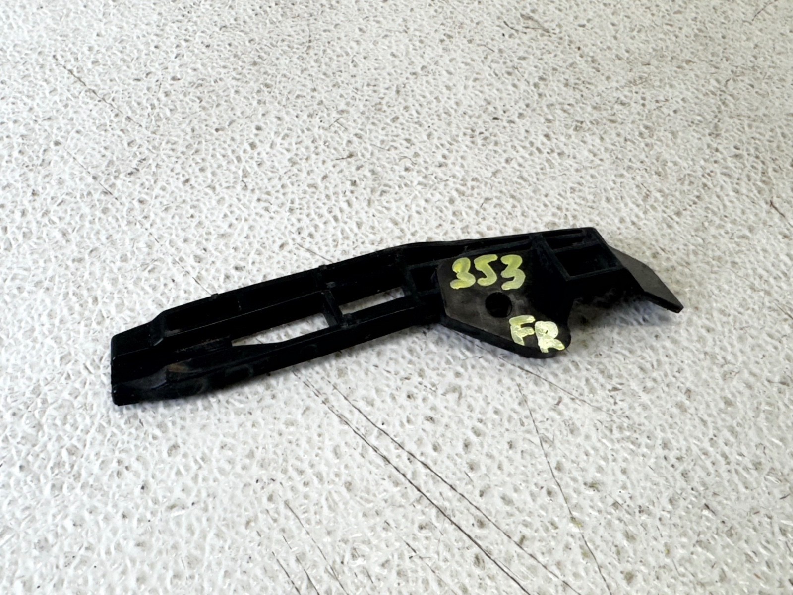 13-20 INFINITI JX35 QX60 FRONT RIGHT RH SIDE BUMPER SUPPORT BRACKET COVER