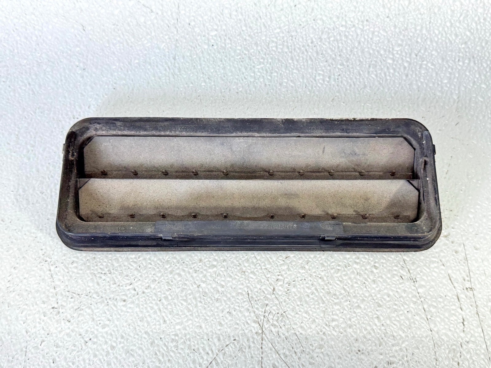 11-16 CHEVROLET CRUZE REAR RIGHT RH SIDE AIR DRAFTER GRILLE COVER TRIM PANEL