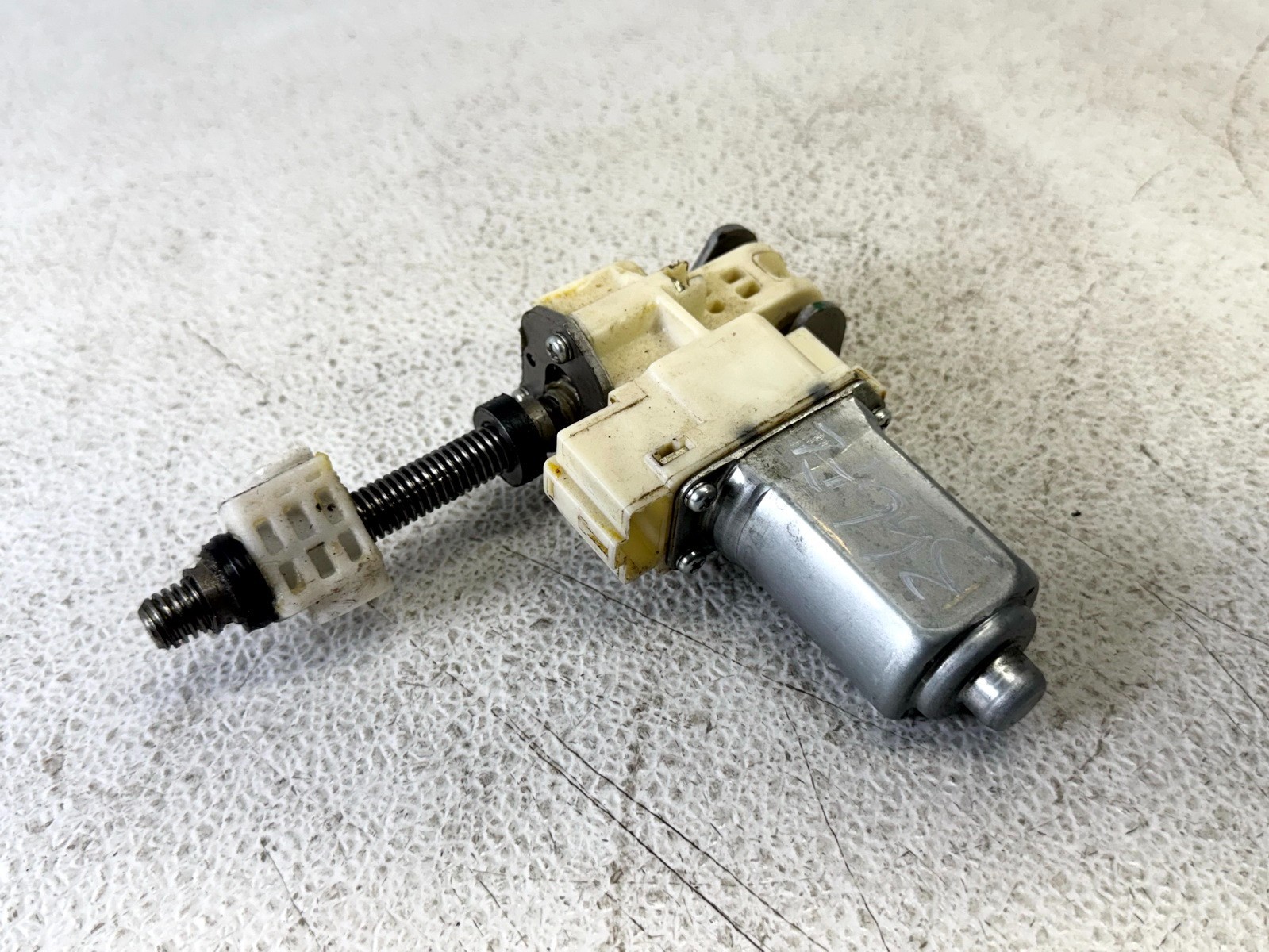 14-20 MITSUBISHI OUTLANDER FRONT LEFT LH DRIVER SEAT POSITION ADJUST MOTOR