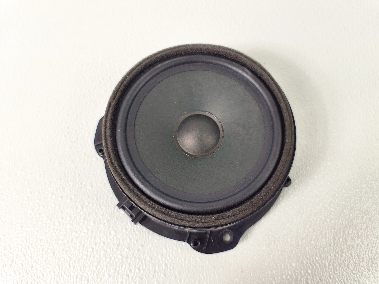17-22 JAGUAR F-PACE REAR RIGHT RH OR LEFT LH SIDE DOOR AUDIO SPEAKER UNIT